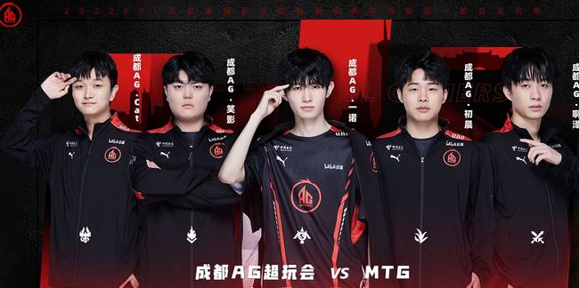 还彰显了他